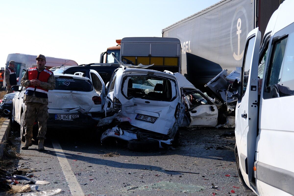 Van Zincirleme Trafik Kazası Yaralı Sayısı (9)