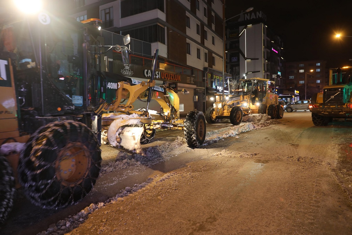 Van Ipekyolu Kar Temizliği (3)