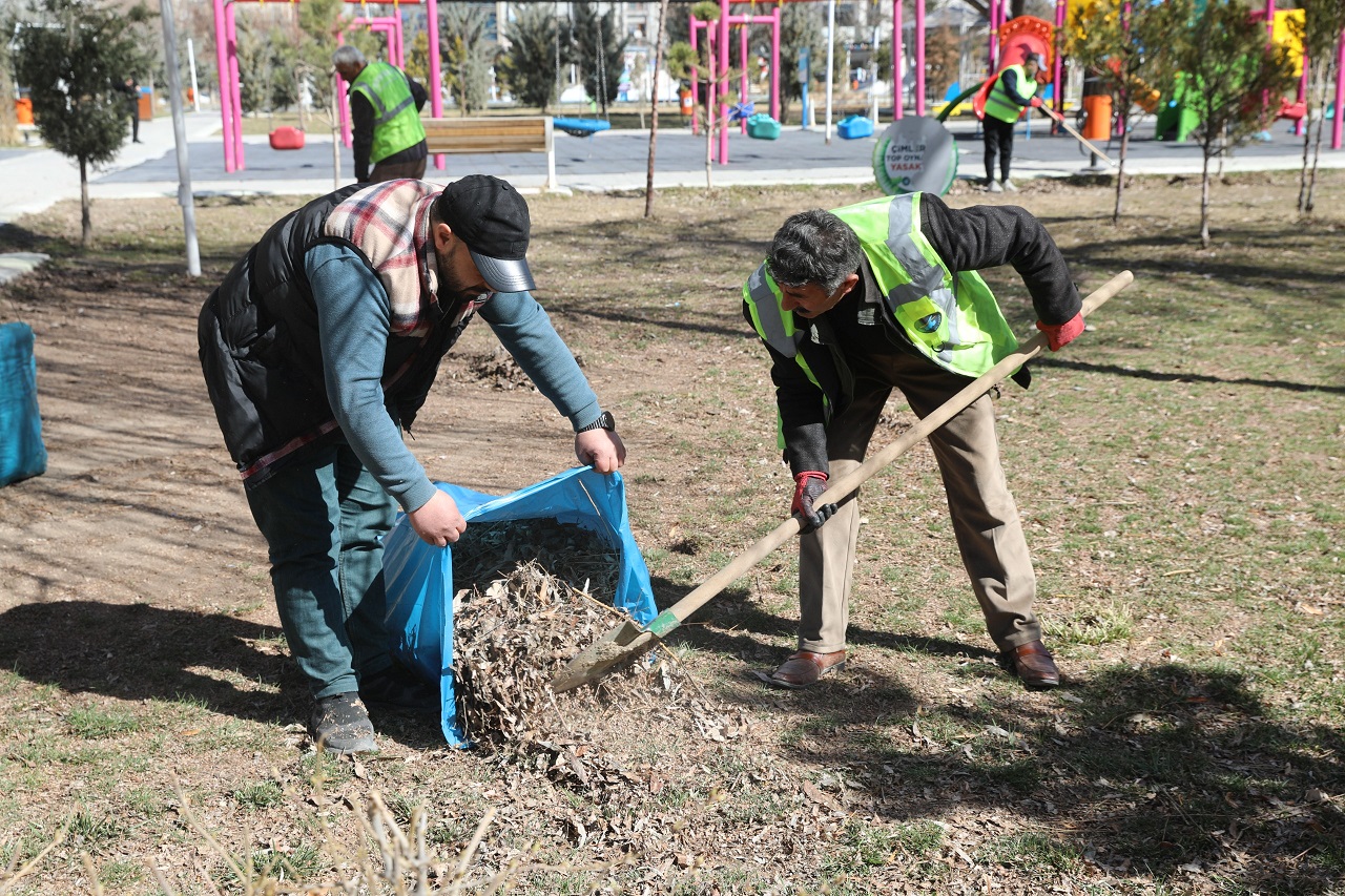 Ipekyolu Park Temizliği (3)