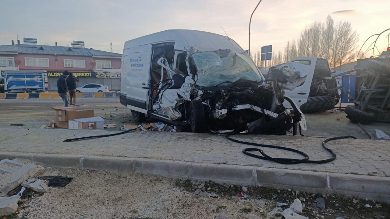 Van Erciş Trafik Kazası (1)-1