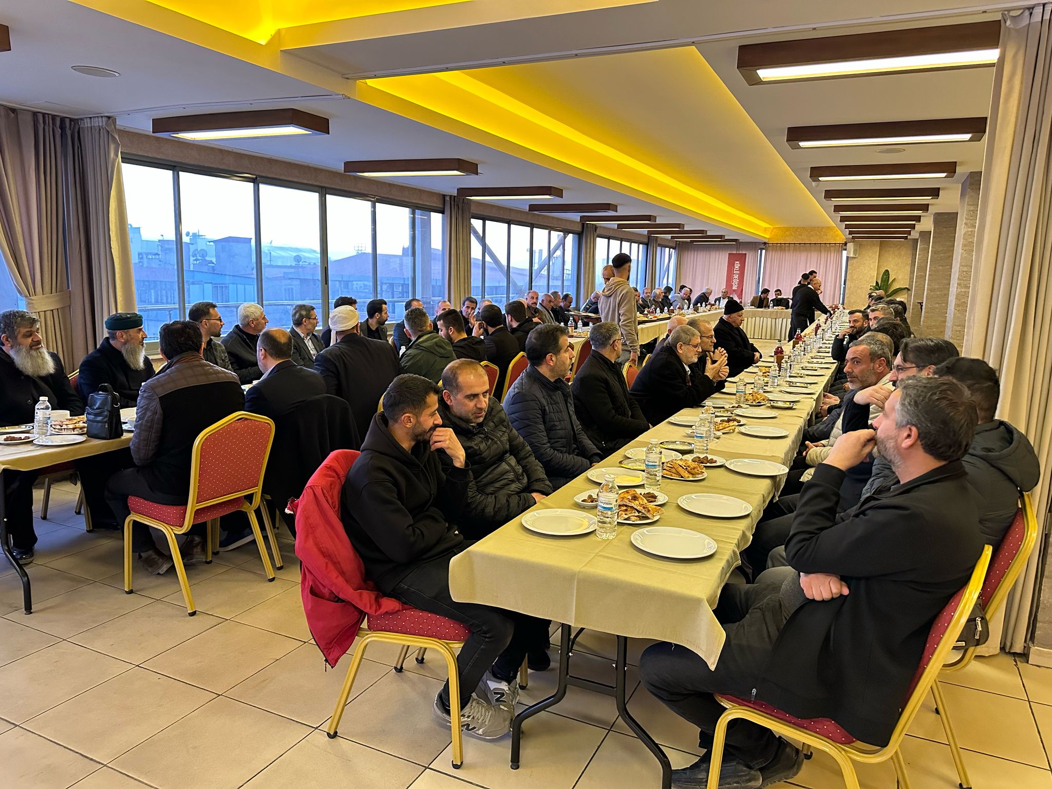 Van Köklü Değişim Iftarı (4)