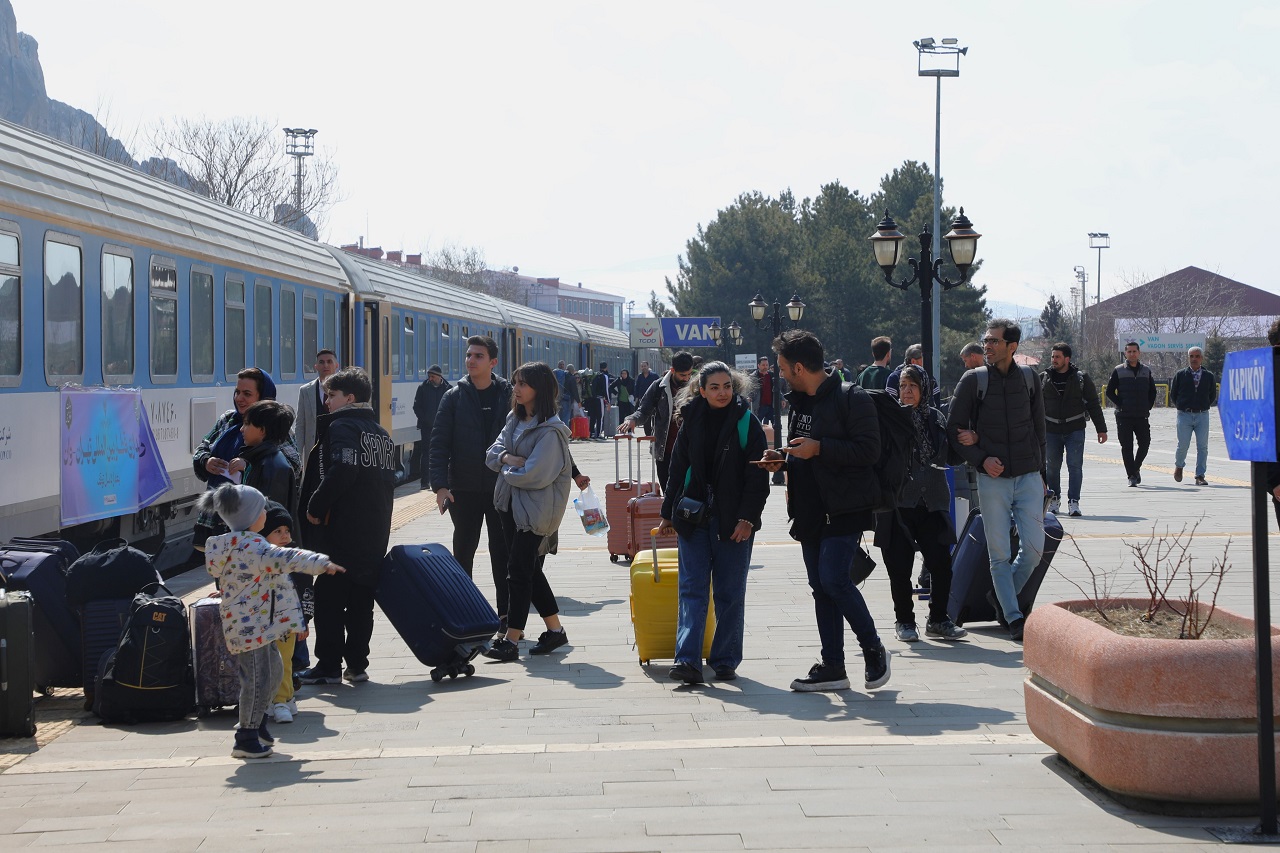 Van Tahran Treni Ilk Sefer (2)