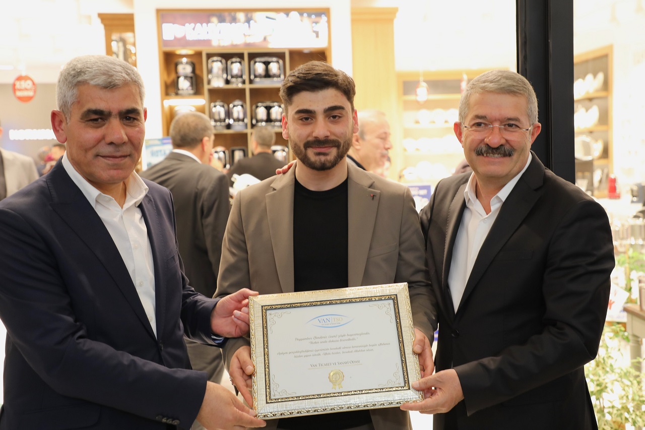 Korkmaz Van Mağazası (3)