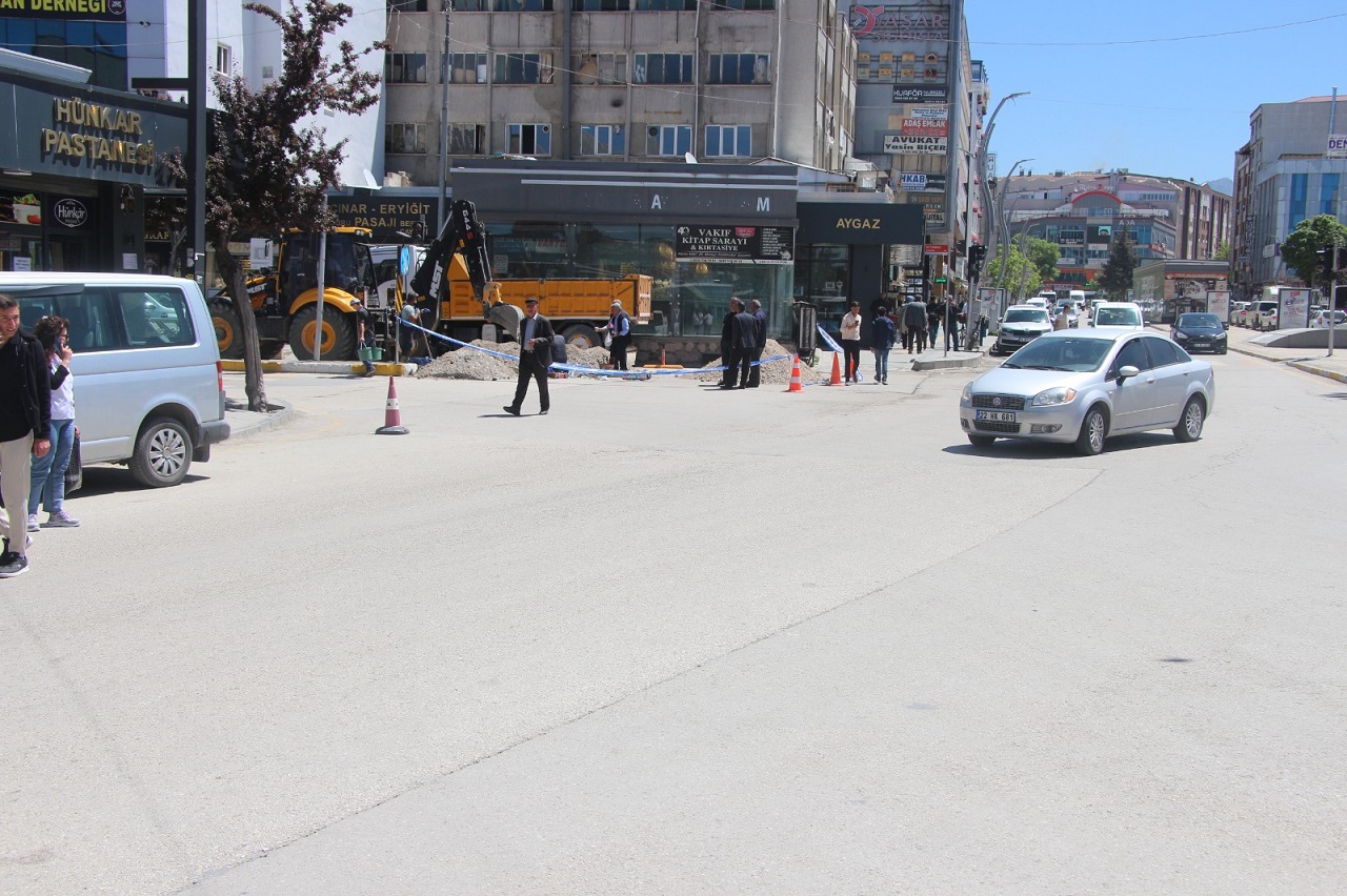 Van Su Hattı Patladı (3)