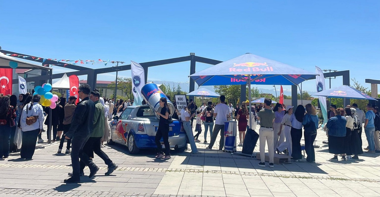 Van Yyü Redbul Standı (1)