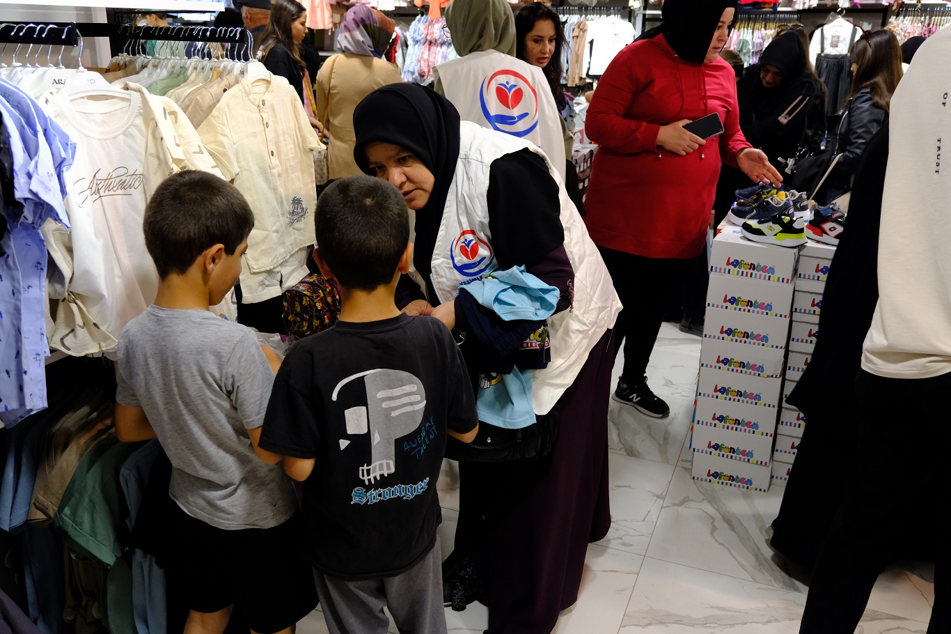 Yetimler Vakfı Van Bayramlık Yardımı (2)