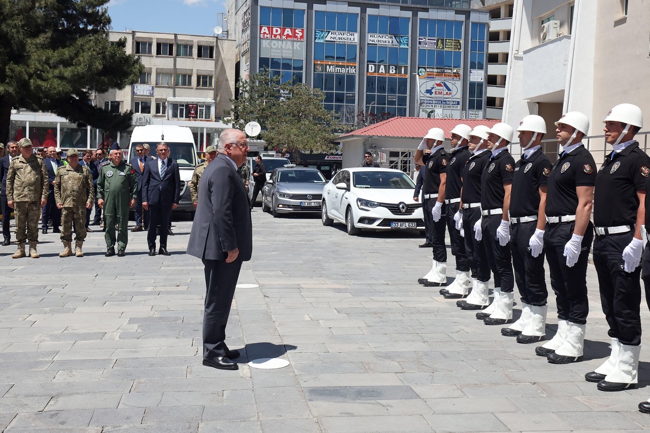 Bakan Güler Van (2)