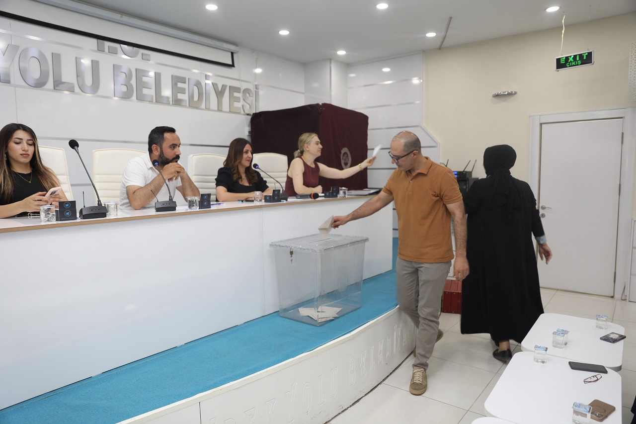 Ipekyolu Belediye Başkanı (3)