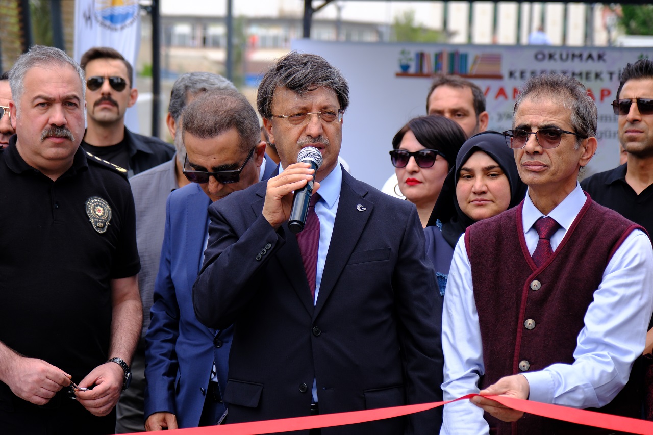 Kayhan Türkmenoğlu