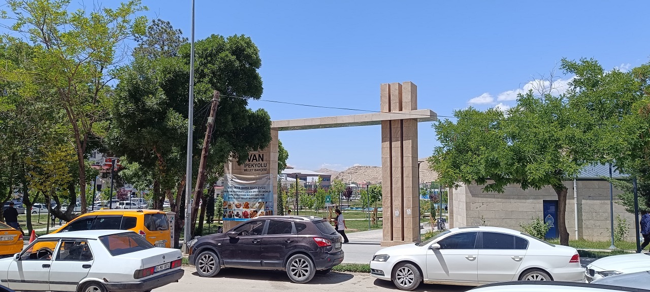 Van Ipekyolu Millet Bahçesi Otoparkı (6)