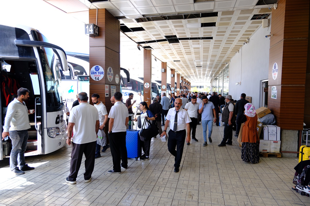 Van Iranlılar Otogar Yoğunluk (2)
