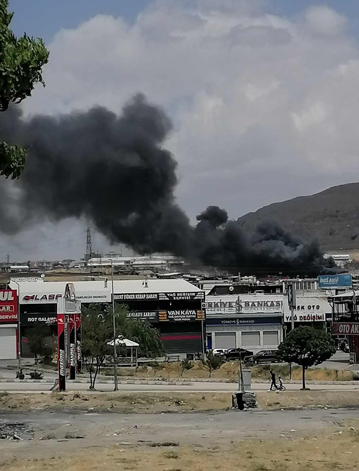 Van Yangın Hurdacılar (4)