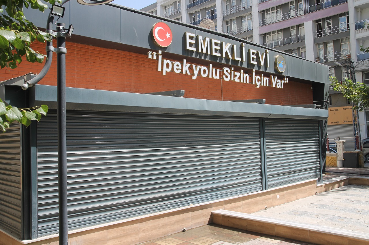 Ahmet Çam Parkı Emekli Evi (3)