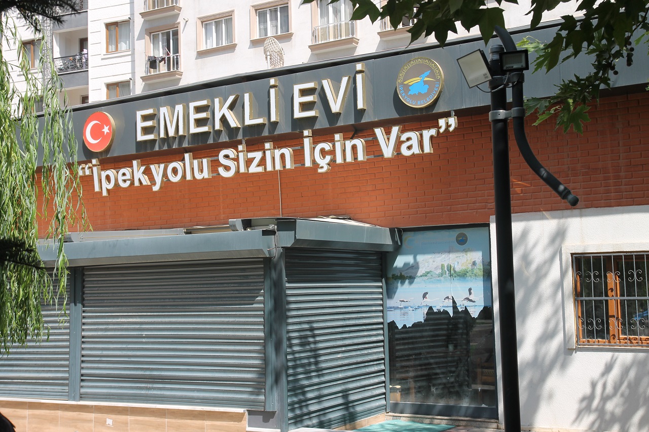 Ahmet Çam Parkı Emekli Evi (4)