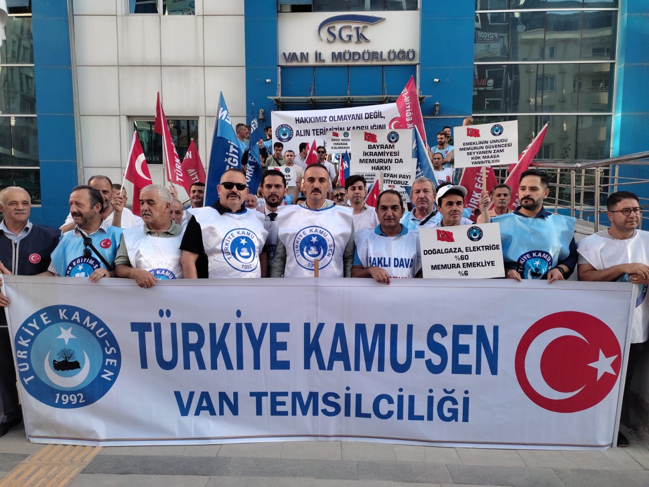Türkiye Kamu Sen Van (3)