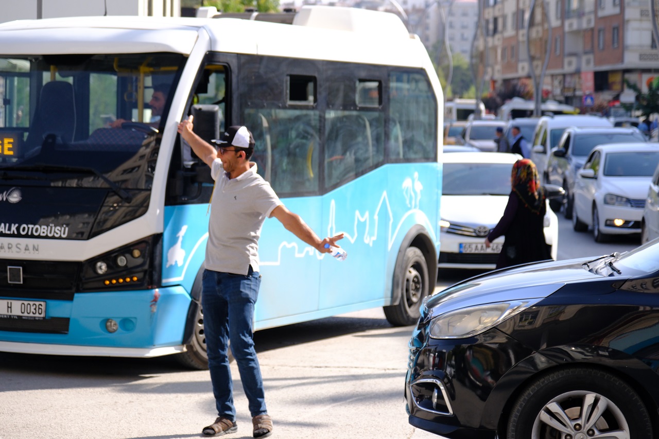 Van Trafik Yönlendiren Adam (2)