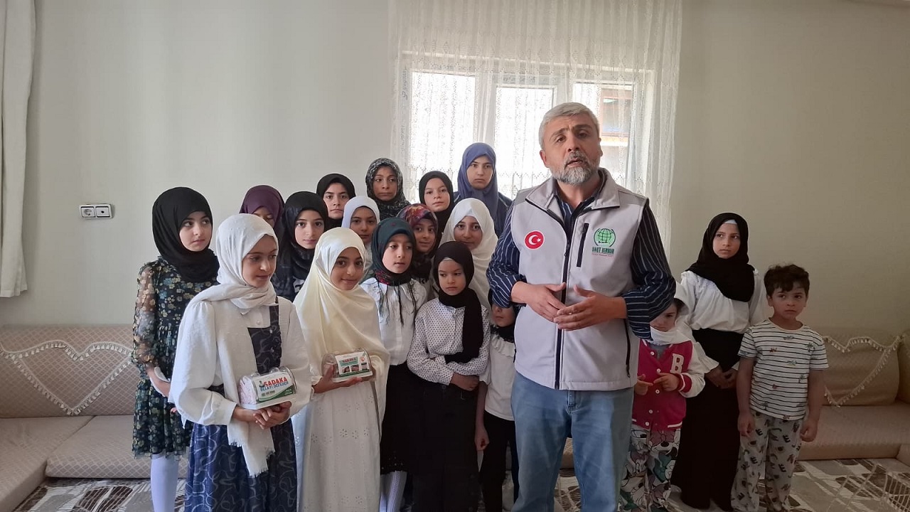 Van Umutkervanı Kumbara Bağış (3)