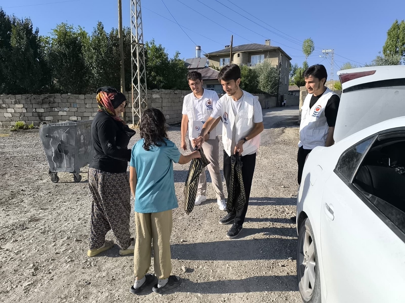 Yetimler Vakfı Kırtasiye Yardımı Van (1)
