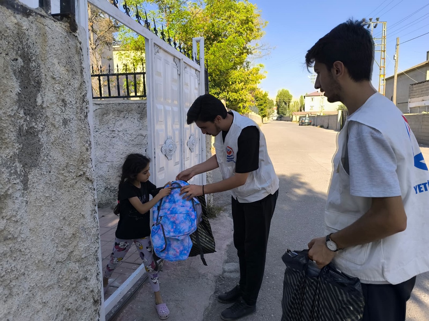 Yetimler Vakfı Kırtasiye Yardımı Van (6)