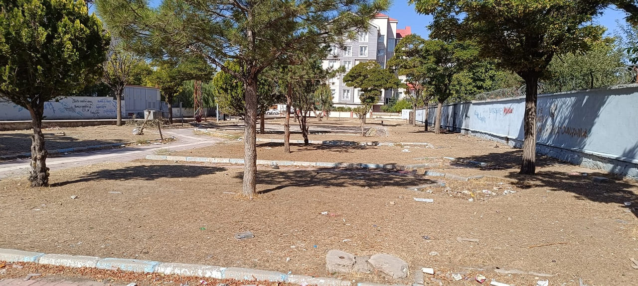 Edremit’teki Park Can Çekişiyor! (2)