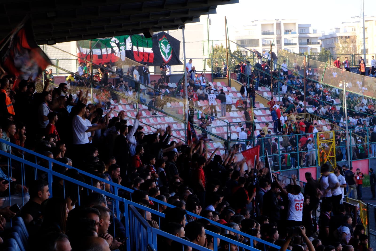 Vanspor- Amedspor maçında taraftar dışarıda kaldı 5