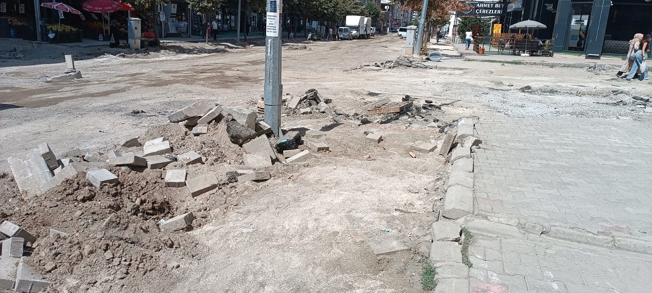 Van Suvaroğlu Caddesi (2)