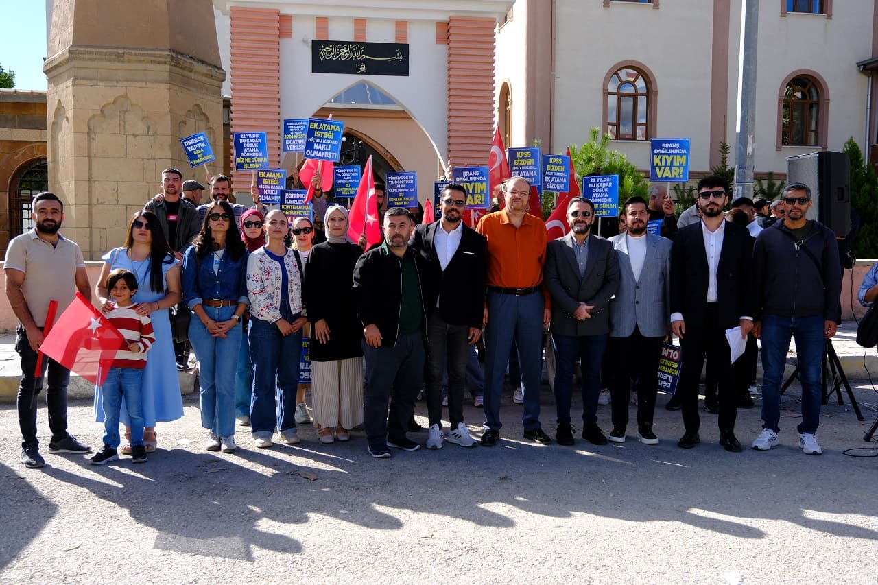 Van’da Atanamayan Öğretmenler Eylem Yaptı 25 Bin Ek Atama Hakkımız (10)