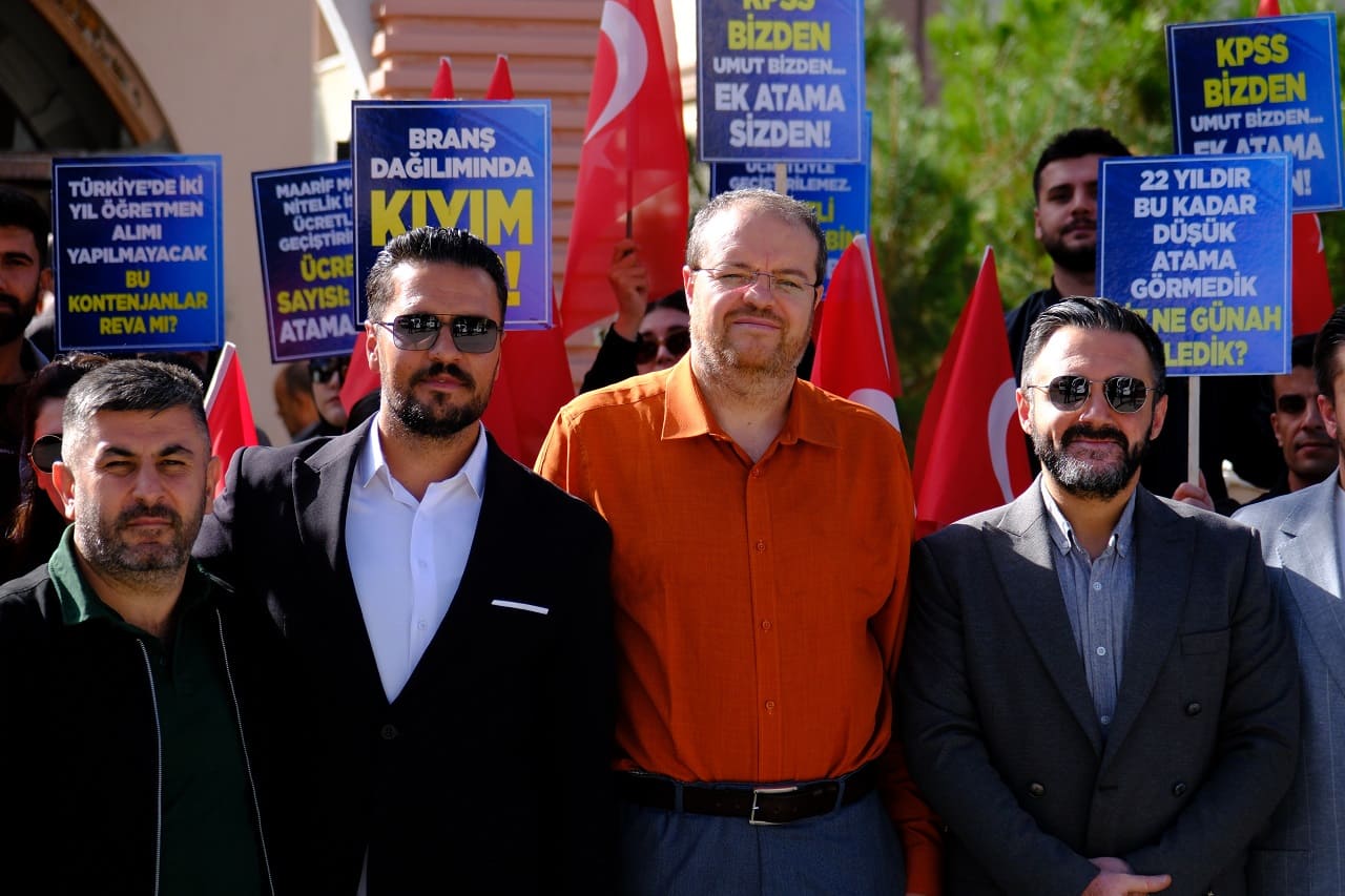 Van’da Atanamayan Öğretmenler Eylem Yaptı 25 Bin Ek Atama Hakkımız (11)