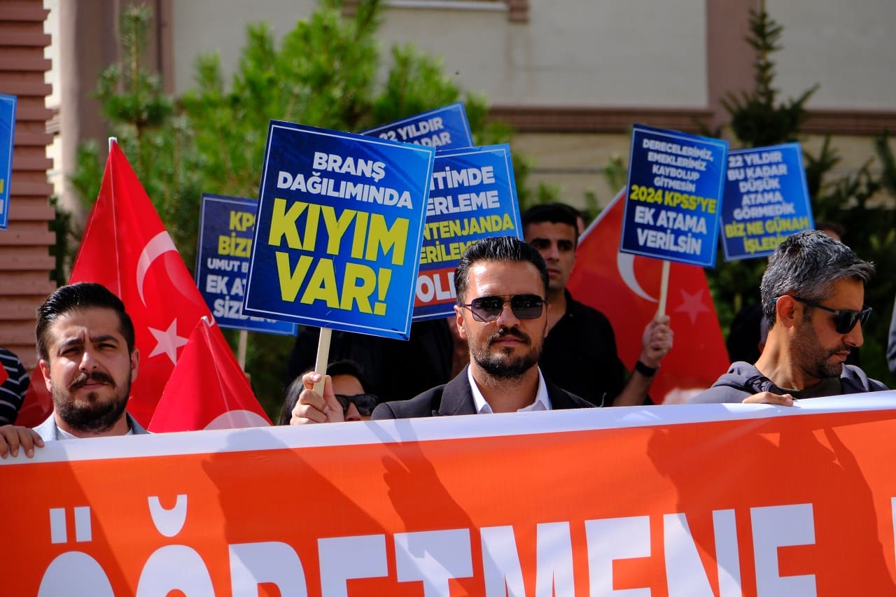 Van’da Atanamayan Öğretmenler Eylem Yaptı 25 Bin Ek Atama Hakkımız (3)