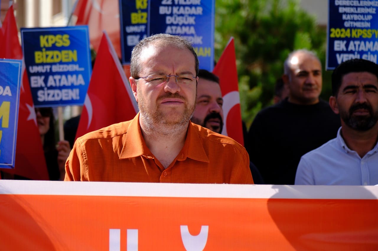 Van’da Atanamayan Öğretmenler Eylem Yaptı 25 Bin Ek Atama Hakkımız (6)