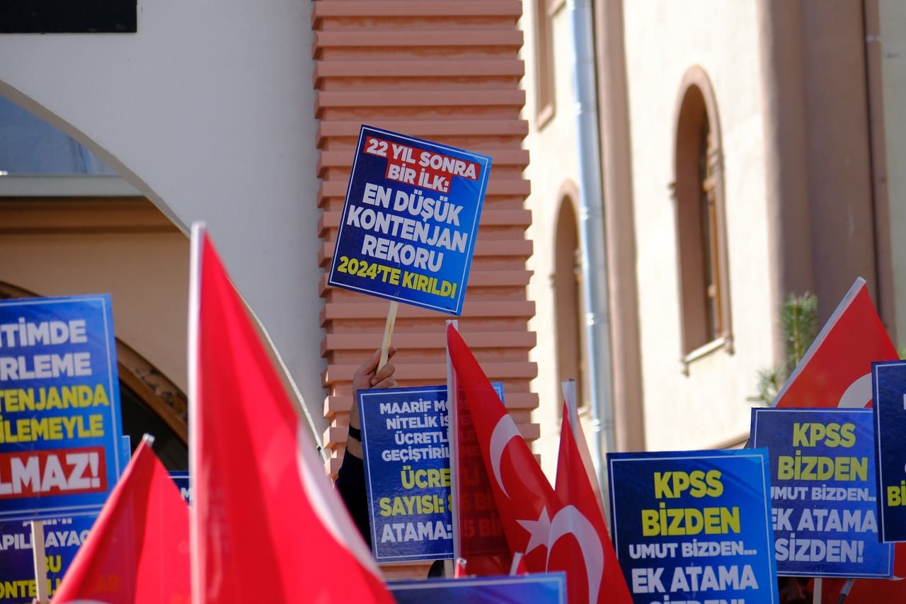 Van’da Atanamayan Öğretmenler Eylem Yaptı 25 Bin Ek Atama Hakkımız (7)