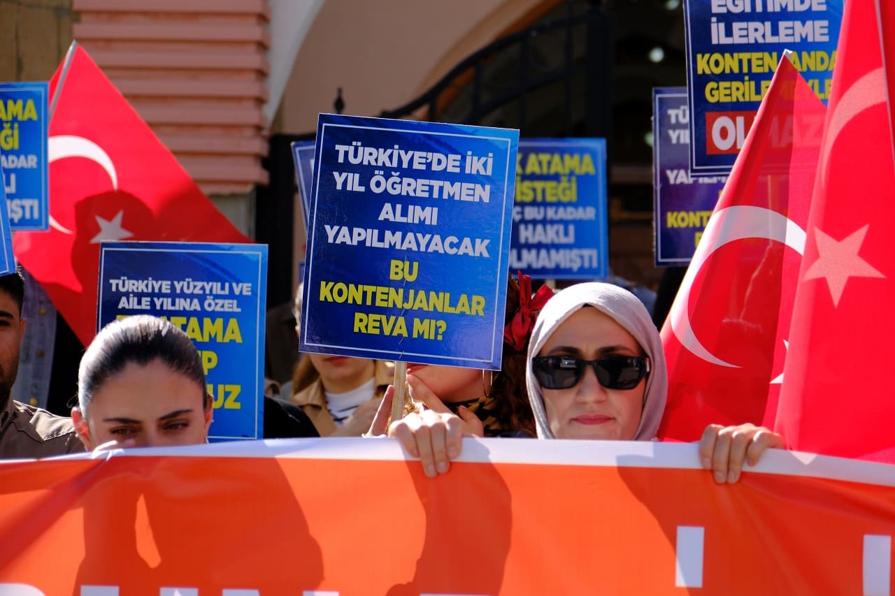 Van’da Atanamayan Öğretmenler Eylem Yaptı 25 Bin Ek Atama Hakkımız (8)