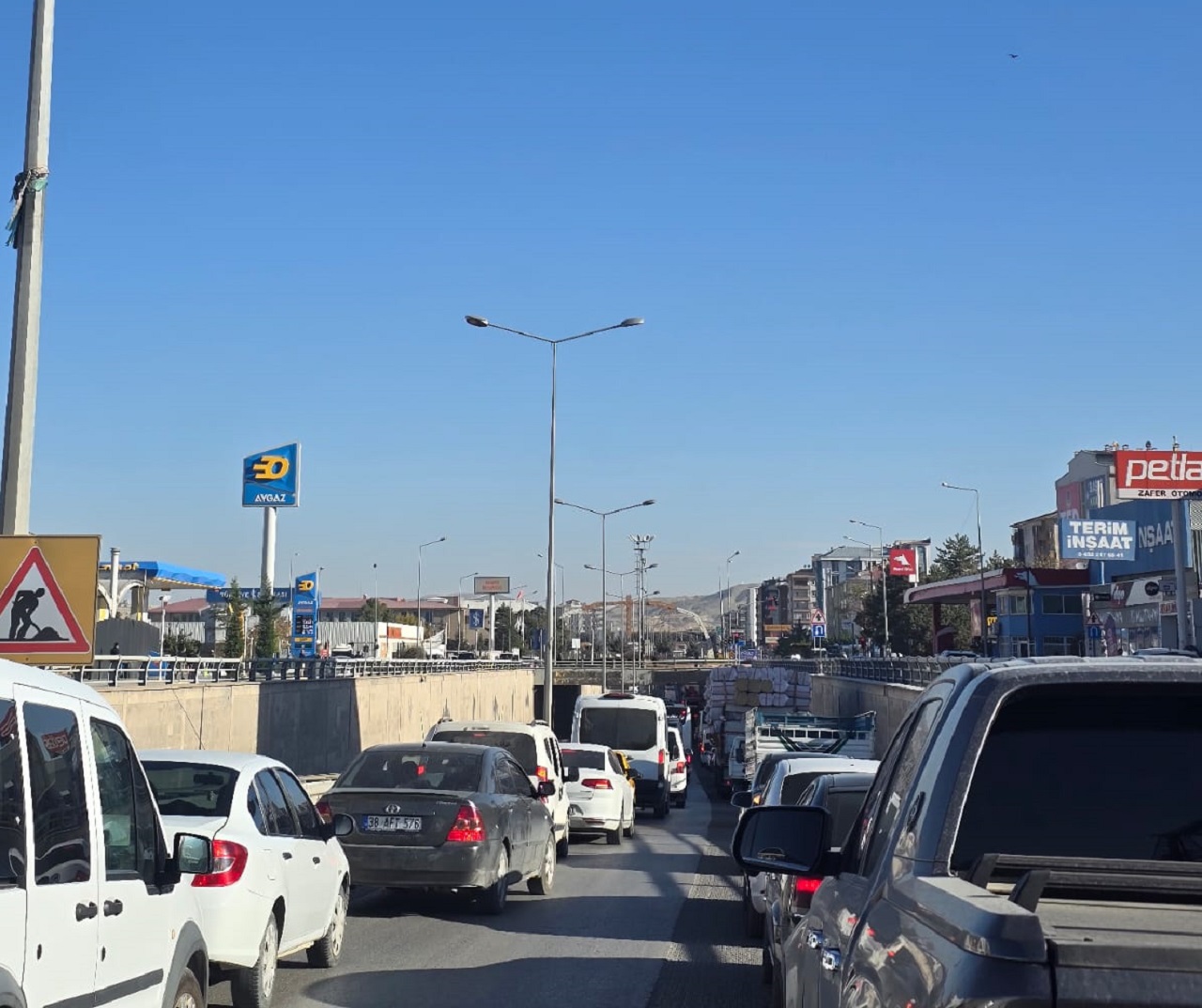 Van’da Haftanın Ilk Günü Trafik Kabusu Yaşandı! (2)