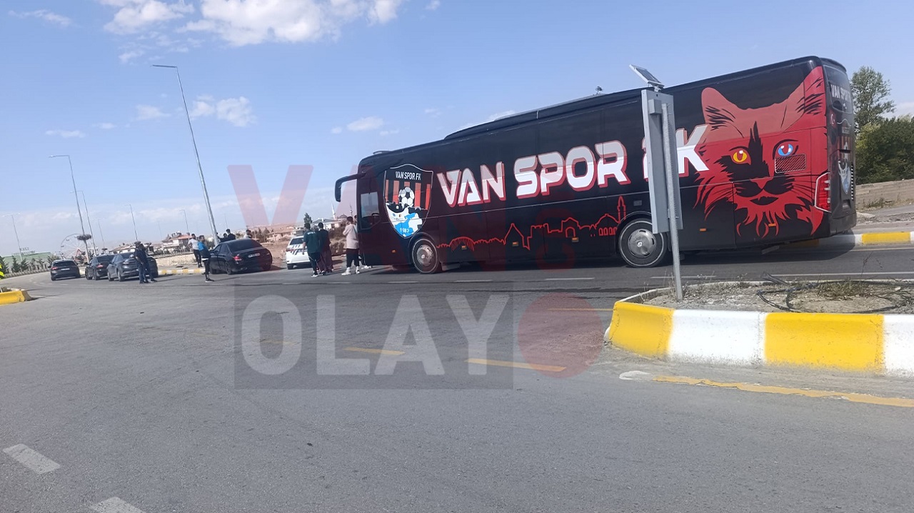 Vanspor Oyuncusu Kaza Yaptı!-2
