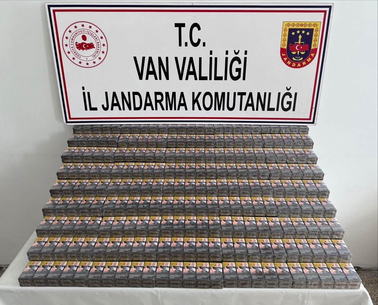 Başkale Ve Saray’da Kaçak Sigara Operasyonu! (1)