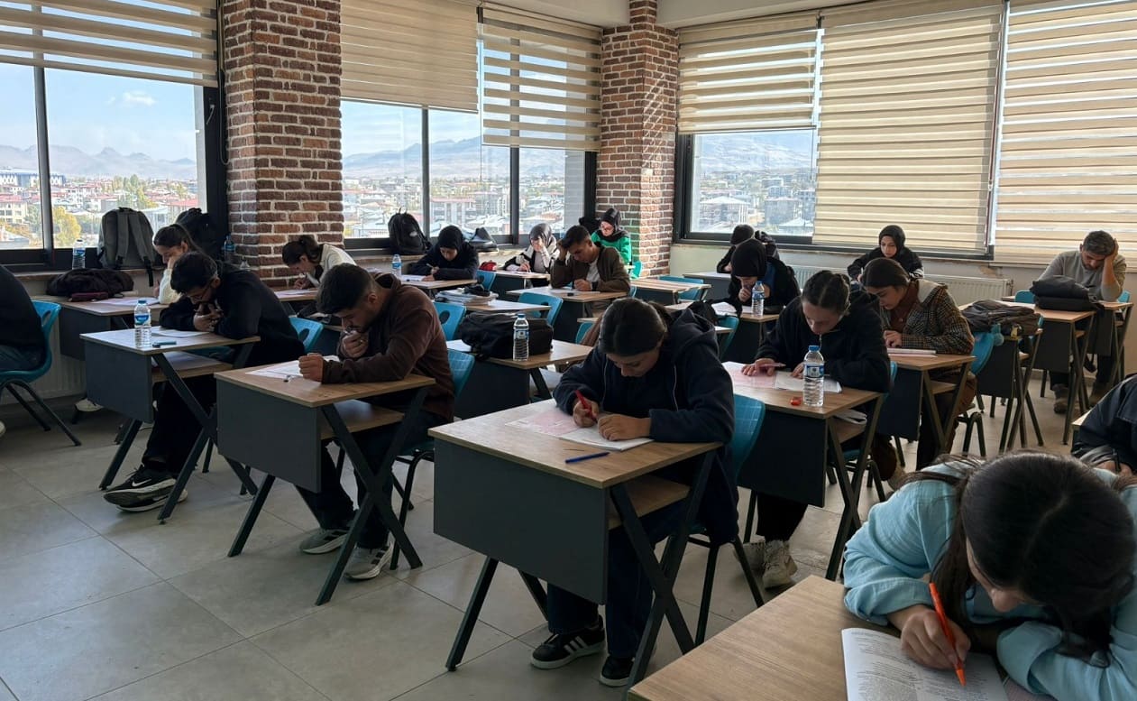 Edremit'te Öğrencilere Ücretsiz Deneme Sınavı Desteği (2)