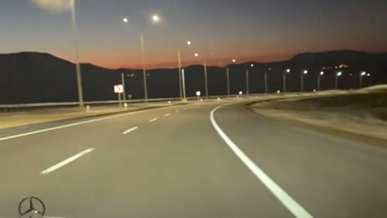 Hakkari Van Yolunda Büyük Kaza Riski! (2)