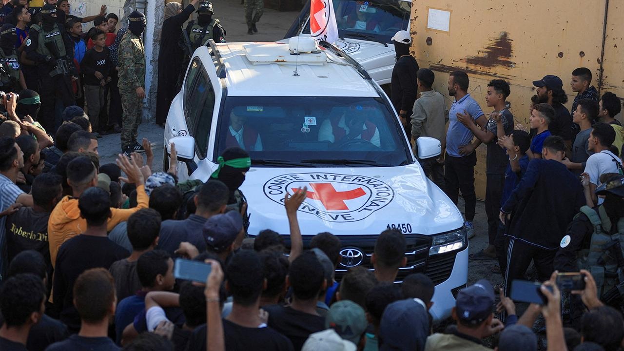 Hamas Tum Canli Esirler Ve Ulasilan Cesetler Teslim Edildi 2
