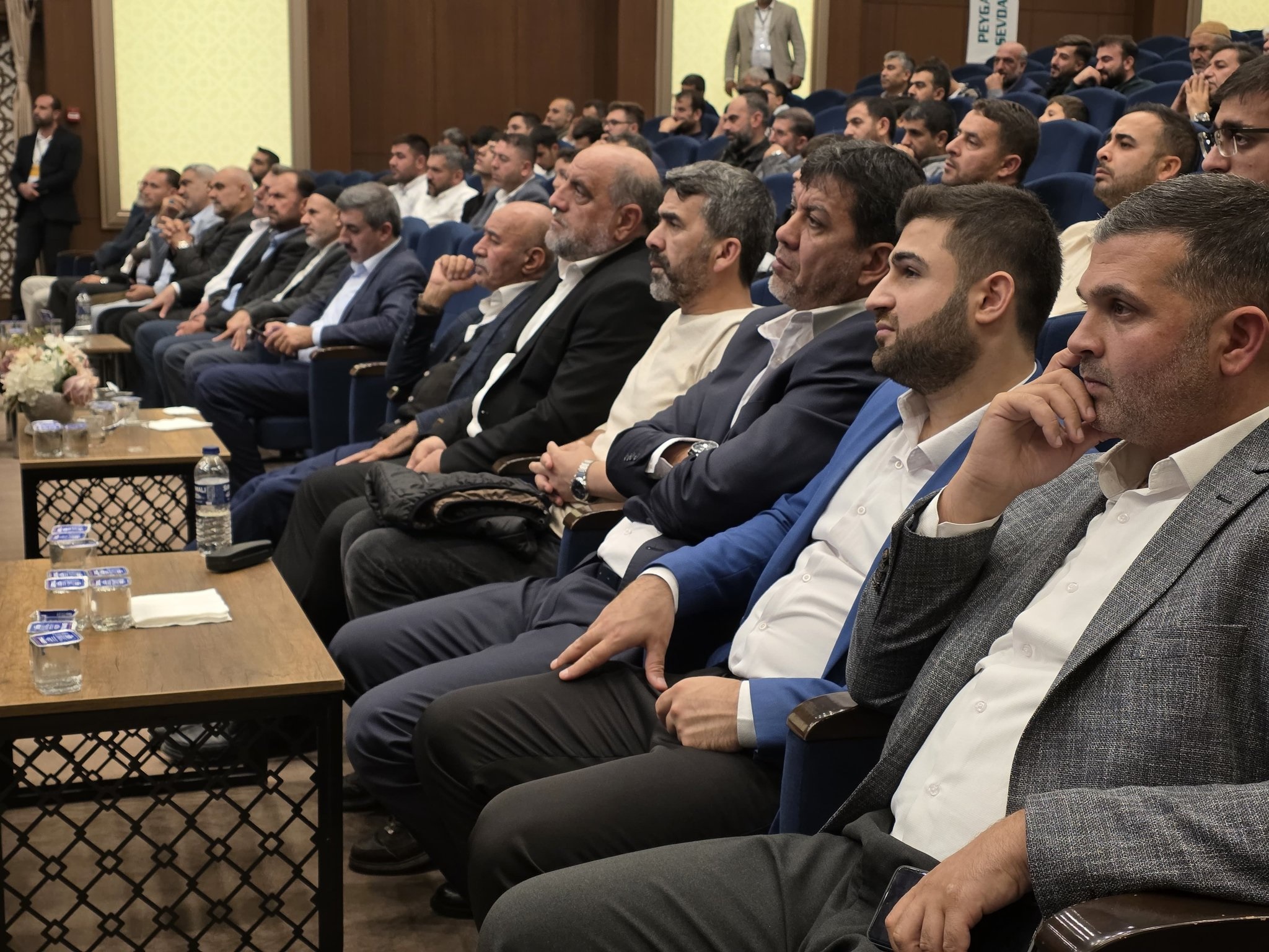 Hayat Namazla Guzeldir Temali 7 Namaz Calistayi Duzenlendi 10