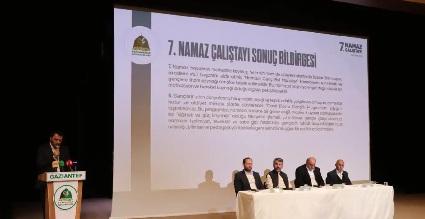 Hayat Namazla Guzeldir Temali 7 Namaz Calistayi Duzenlendi 9
