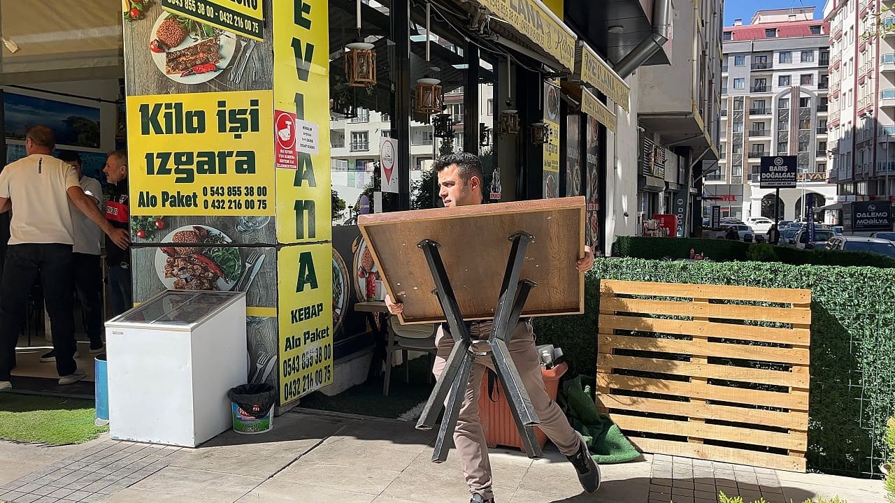 İpekyolu’nda Kaldırım Işgallerine Karşı Denetimler Sürüyor (2)