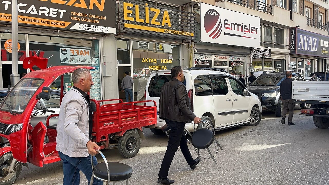 İpekyolu’nda Kaldırım Işgallerine Karşı Denetimler Sürüyor (4)