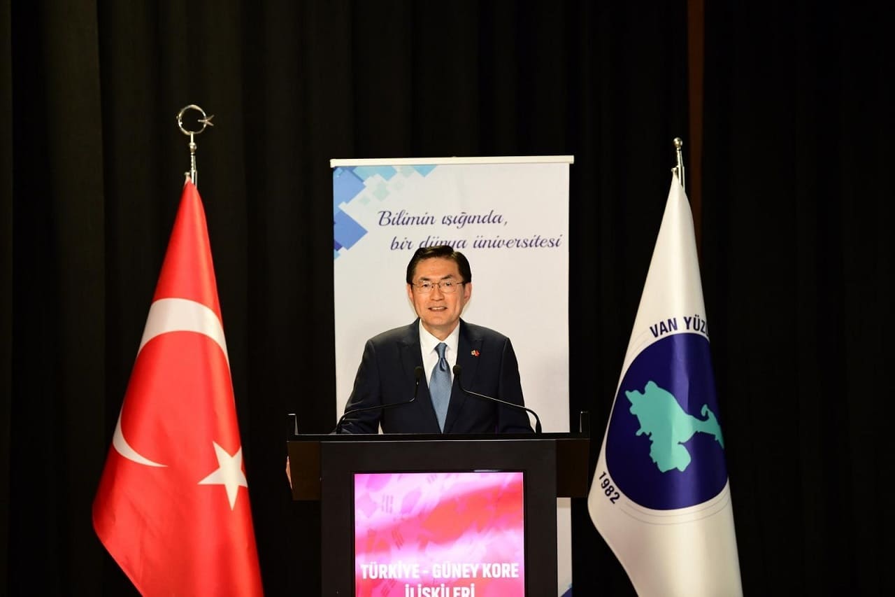 Kore Büyükelçisi Jeong, Van Yyü'de Öğrencilerle Buluştu (1)