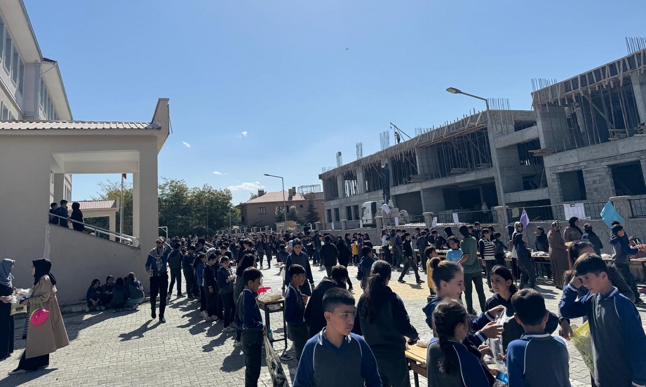 Öğrencilerinden Filistin Yararına Kermes (1)-1