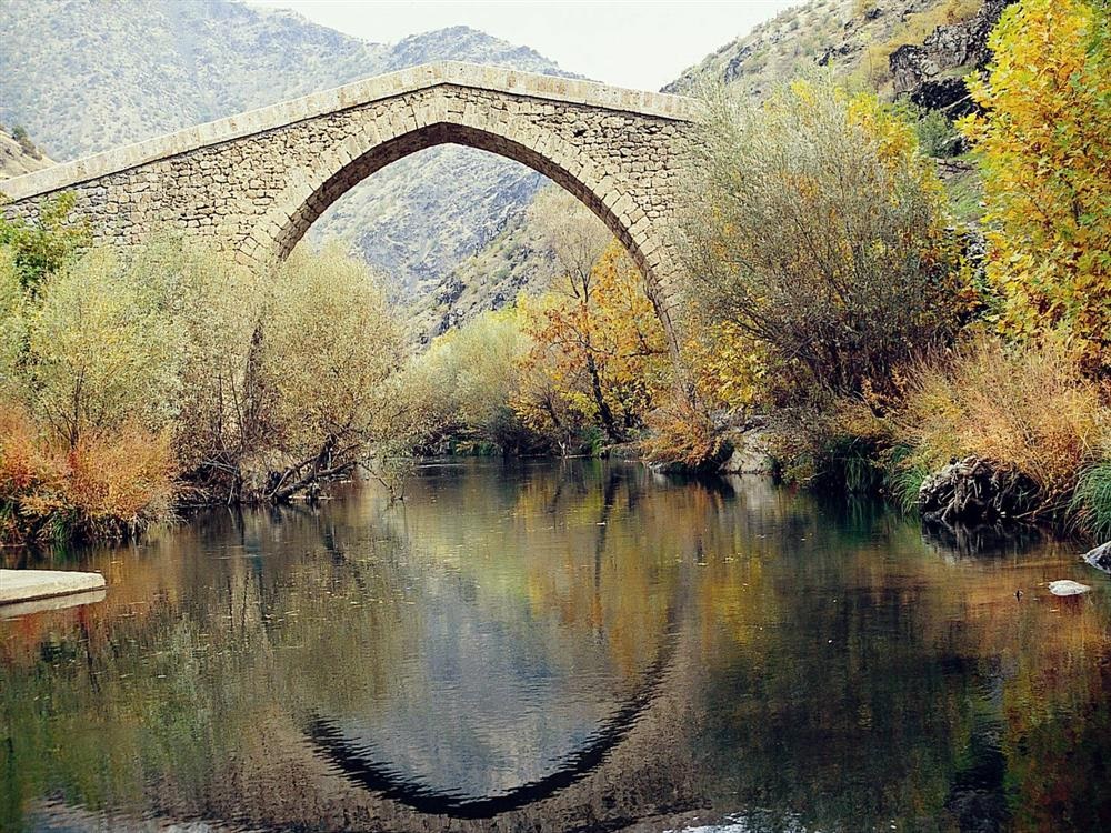 Turizmde Zirve Kimin Vanin Gol Manzarasina Karsi Hakkari Bitlis Ve Agrinin Zirveleri 22