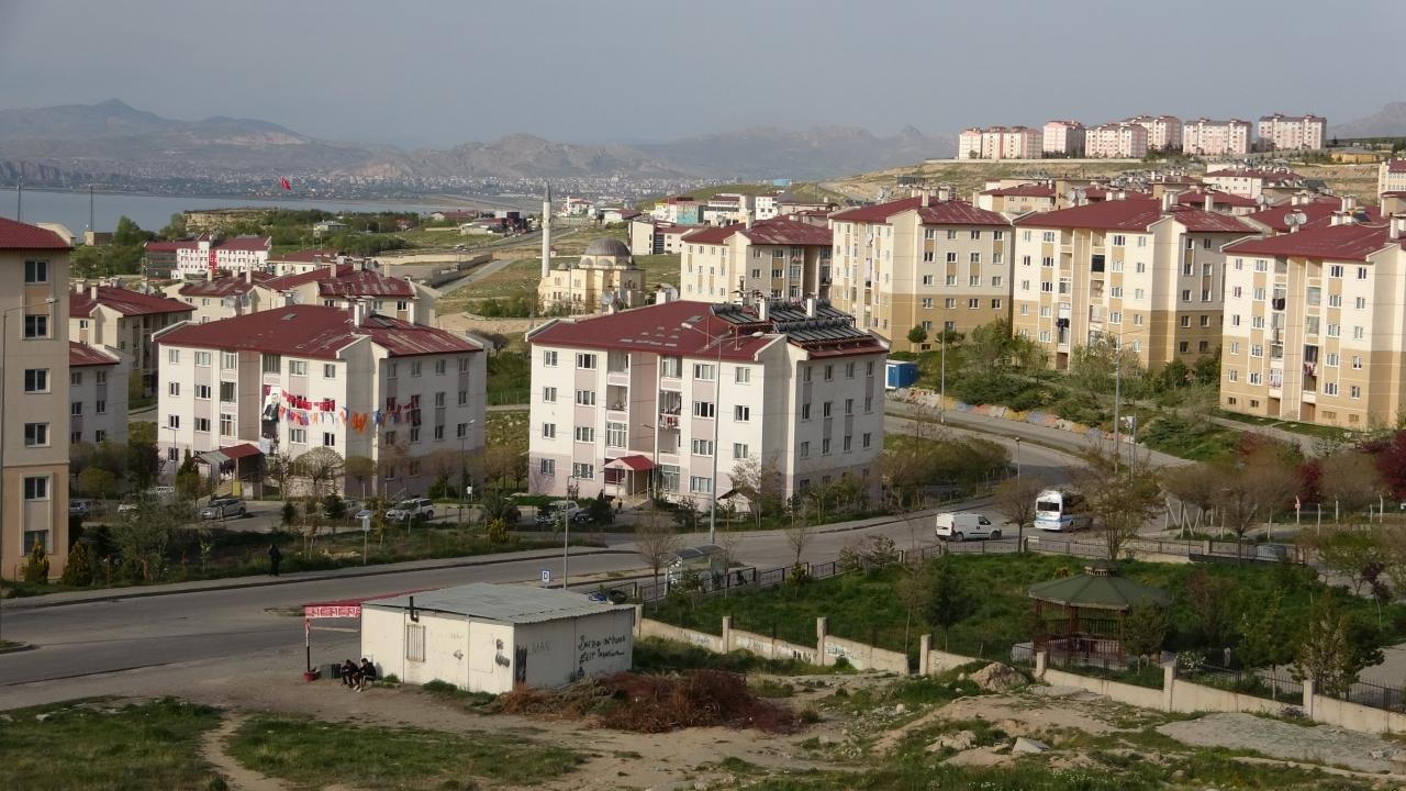 Van Depremi Sonrasi Yeniden Dogus 1 Yilda 15 Bin Konut Yapildi 2