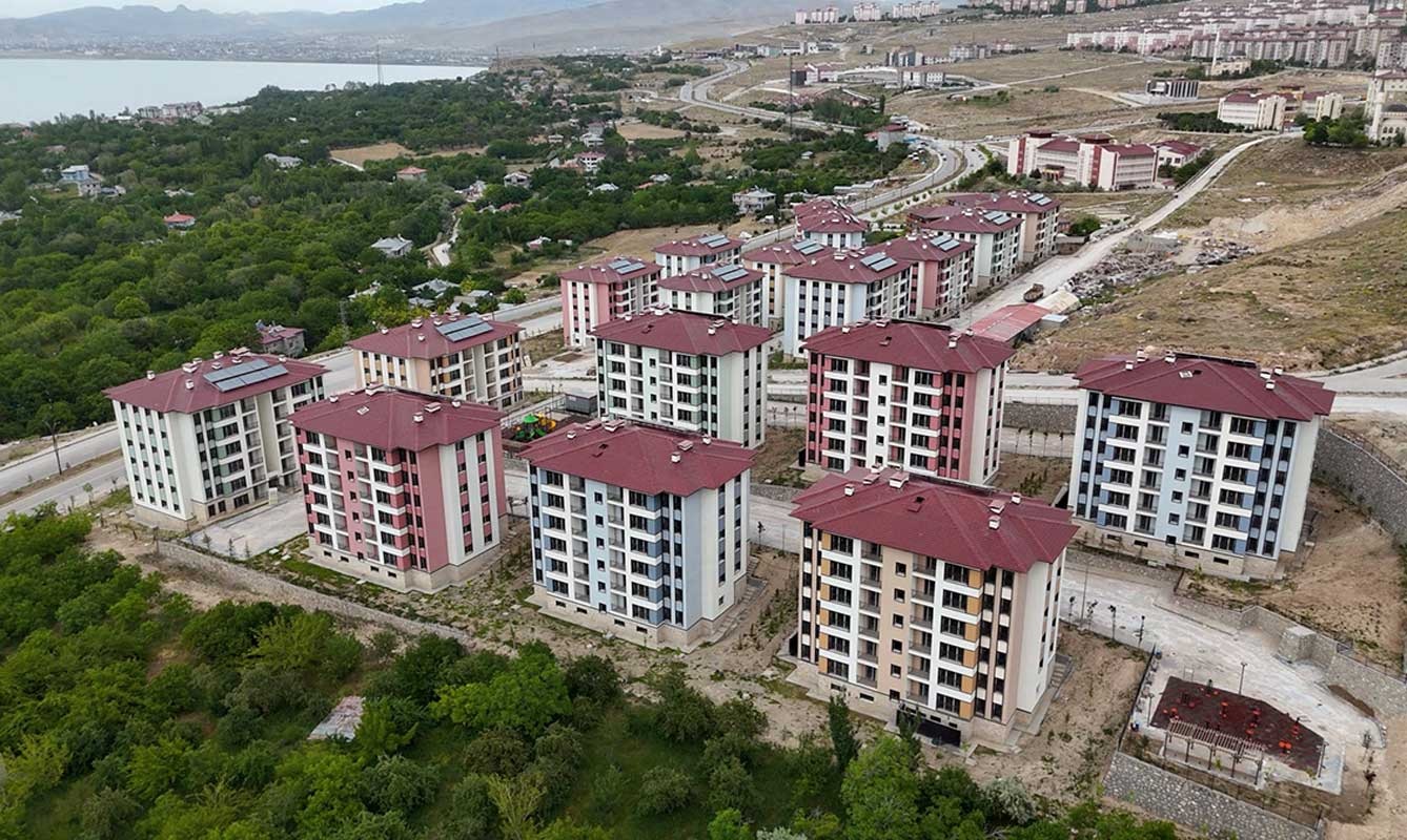 Van Depremi Sonrasi Yeniden Dogus 1 Yilda 15 Bin Konut Yapildi 4