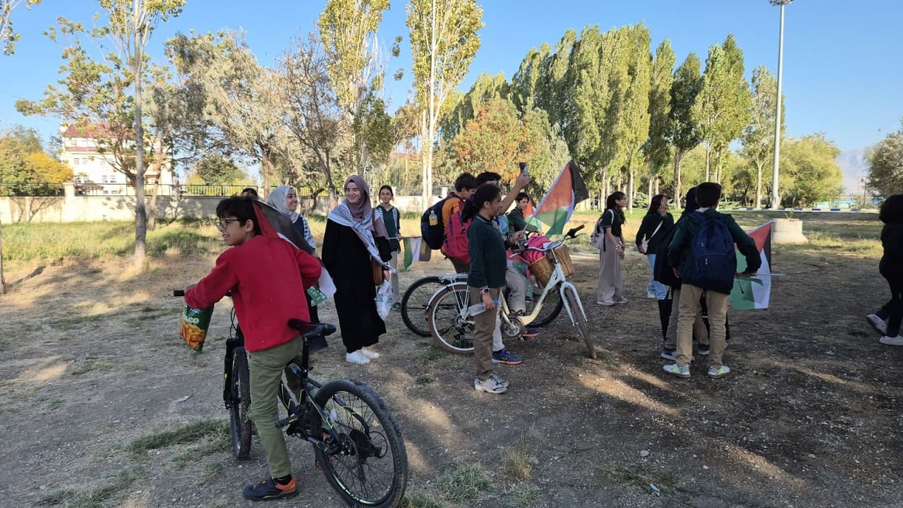 Van Gölü Kıyısında Gazze’ye Anlam Destek (1)