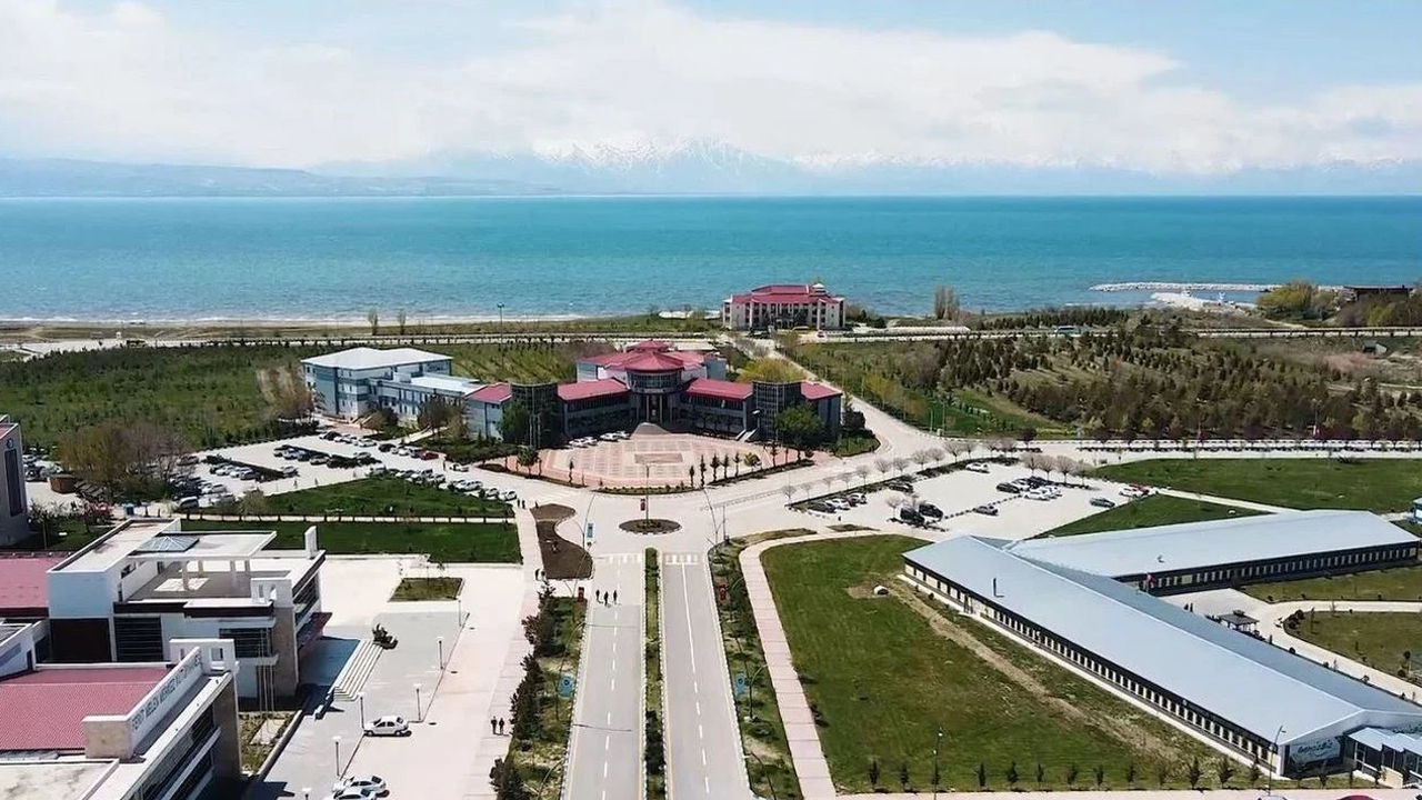 Van Yüzüncü Yıl Üniversitesi’nden Ders Kaydı Açıklaması