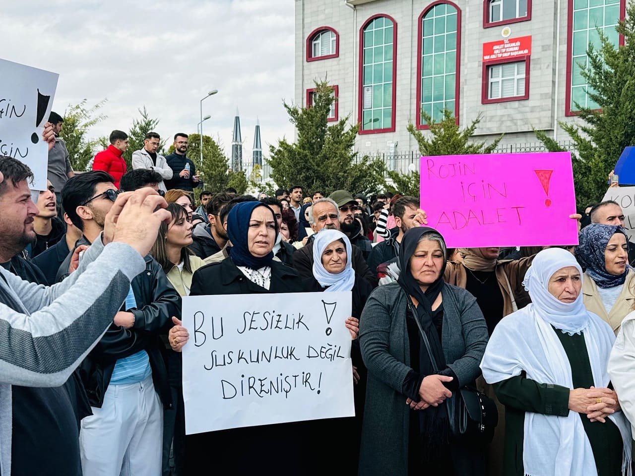 Van Yyü Öğrencileri Rojin Kabaiş Için Yürüdü (2)